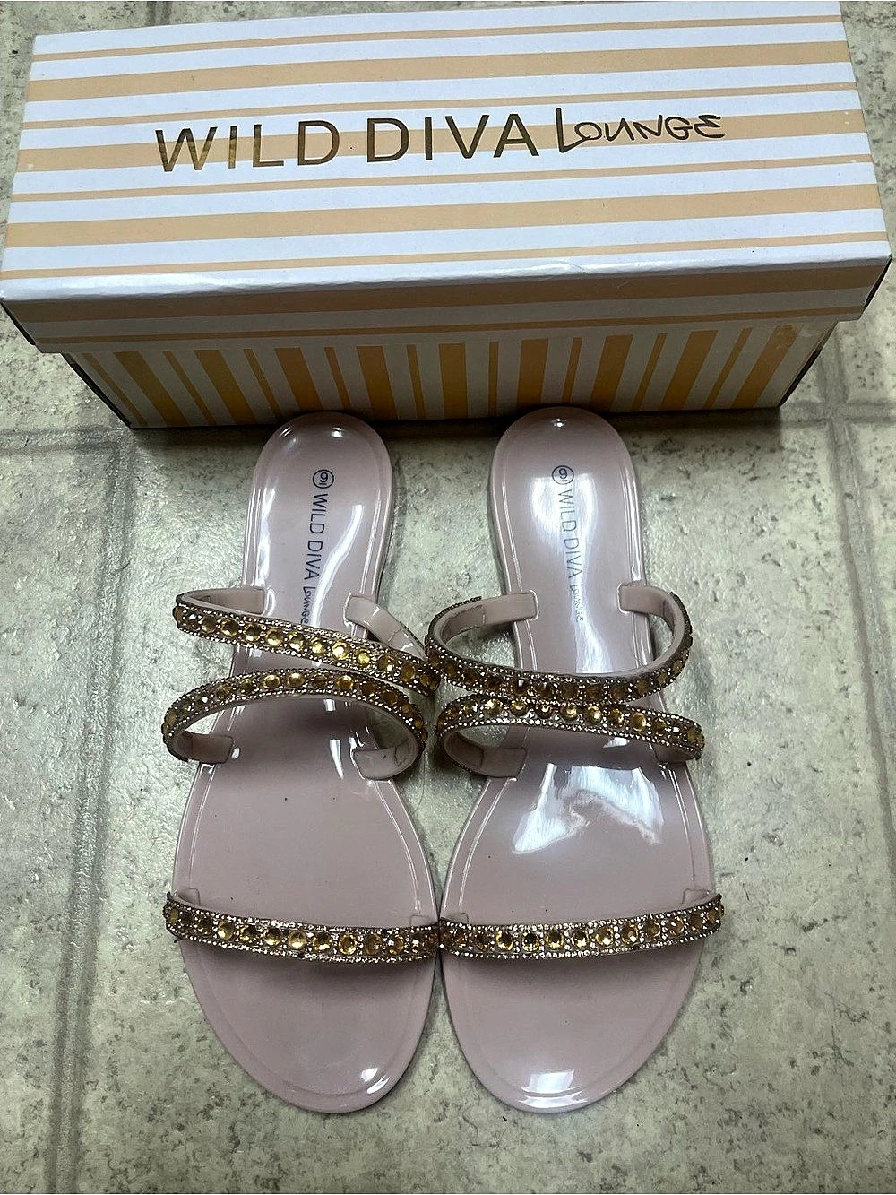 Wild Diva Lounge Joanie-235 Embellished Sandals Pink & Gold US 9